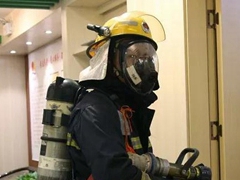 安全第一：中原晚晴养老服务中心举行消防演练