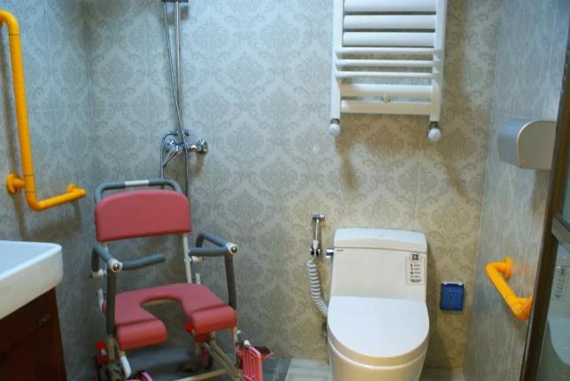郑州晚晴养老院：连厕所都搞不好，还做什么养老？！